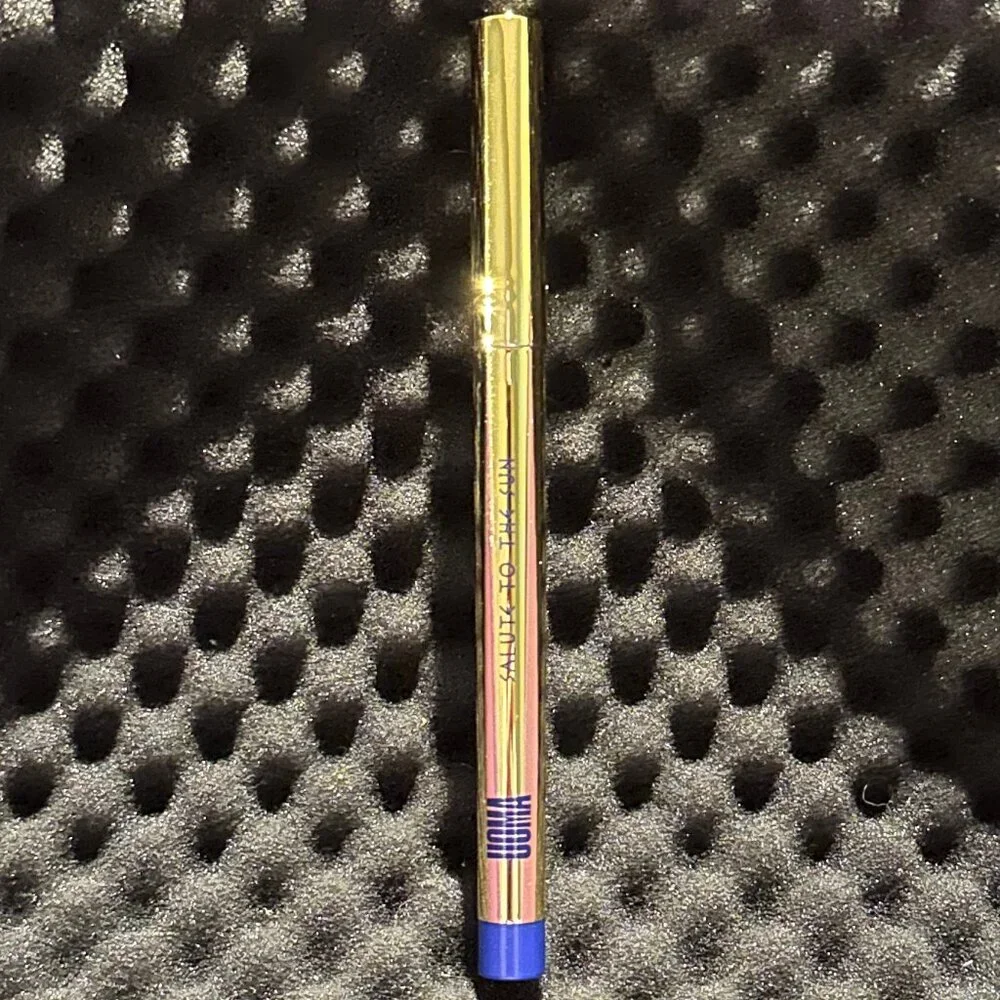 UOMA Salute to the Sun - Nefertiti Kuul Eyeliner
